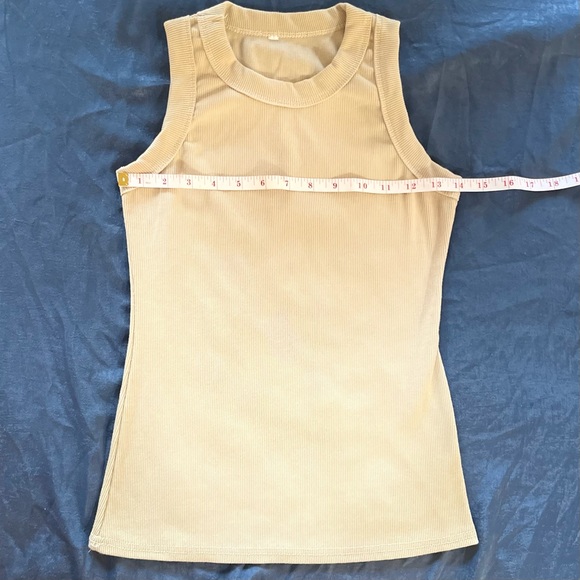 LN Fitted Ribbed-Knit Tank-Top - Picture 2 of 3